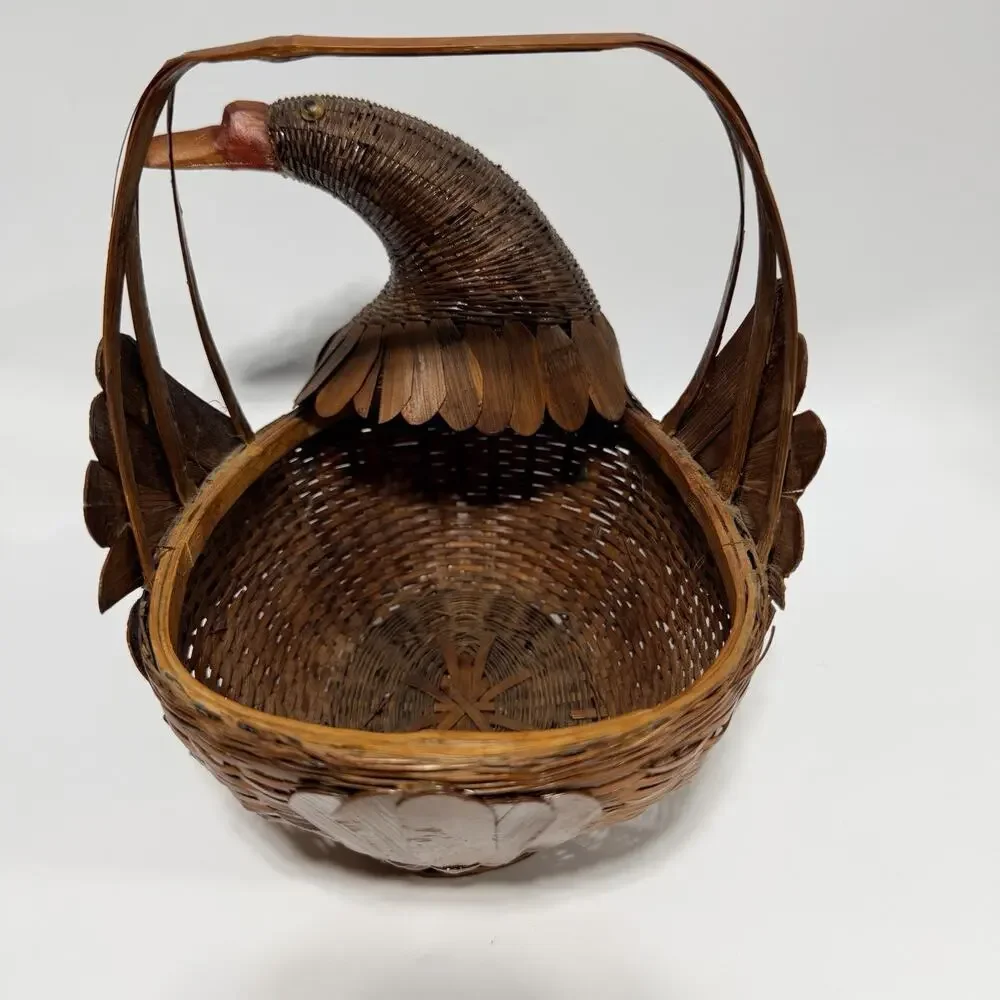 Vintage Duck Goose Basket Brown Wicker Rattan Wood Handle 10